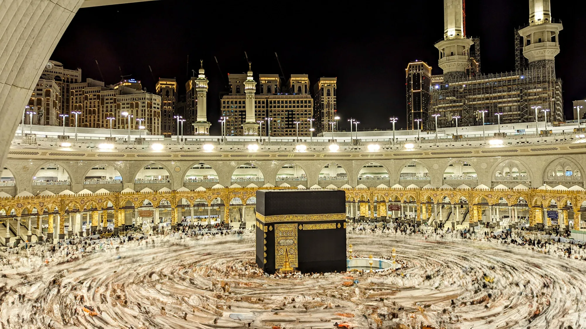 The Best Time to Perform Umrah (2026): Weather, Crowds & Prices Month by Month