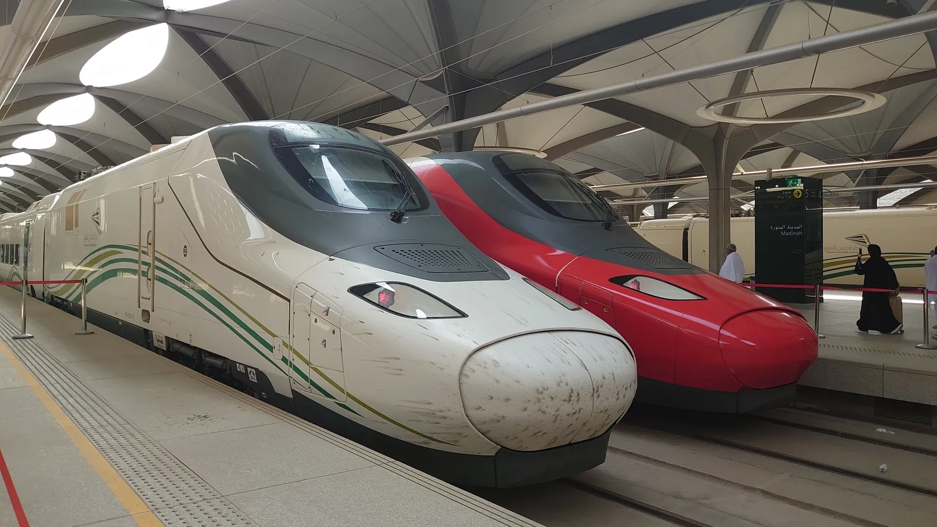How to Travel Between Makkah and Madinah (2026 Guide): Train, Car, Bus & Costs