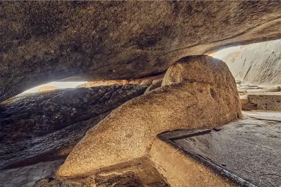 The rugged ascent toward the Cave of Thawr near the summit of Jabal Thawr